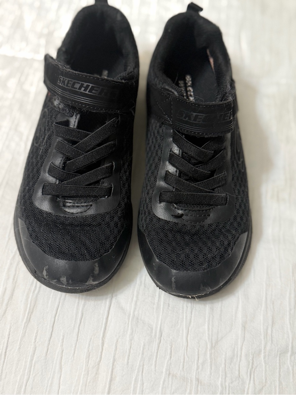 Skechers Kids Black Wide Fit Sneakers Size 1.5